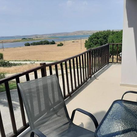 Σιντηίς- Sinties Lägenhet Moúdhros Exteriör bild
