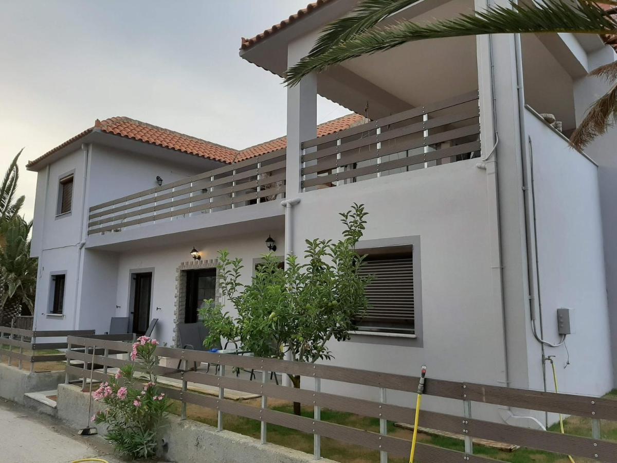 Σιντηίς- Sinties Lägenhet Moúdhros Exteriör bild