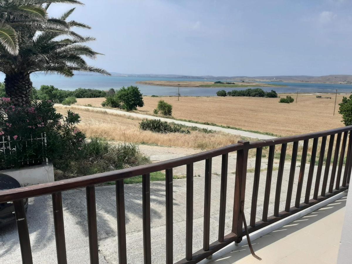 Σιντηίς- Sinties Lägenhet Moúdhros Exteriör bild